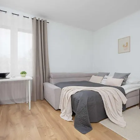アパート Unique In For 2 People Perfect For Remote Work By Renters ワルシャワ