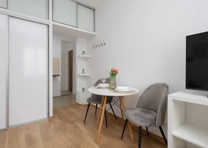 Unique In For 2 People Perfect For Remote Work By Renters * ワルシャワ