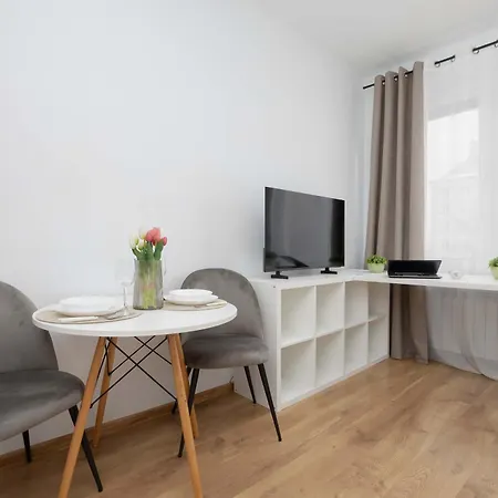 Unique In For 2 People Perfect For Remote Work By Renters Апартаменты Варшава
